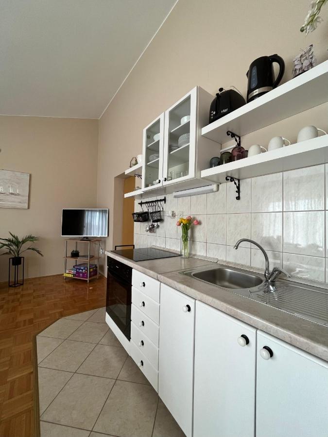 Apartments Tino & Leon Sukosan Bagian luar foto