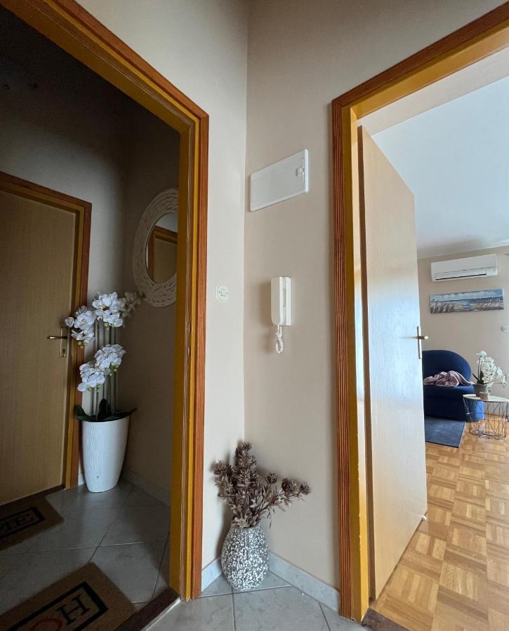 Apartments Tino & Leon Sukosan Bagian luar foto