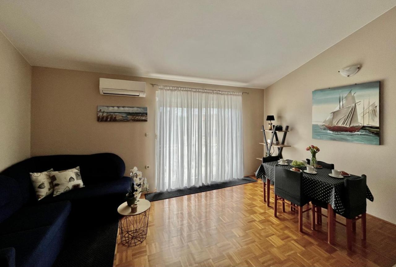 Apartments Tino & Leon Sukosan Bagian luar foto